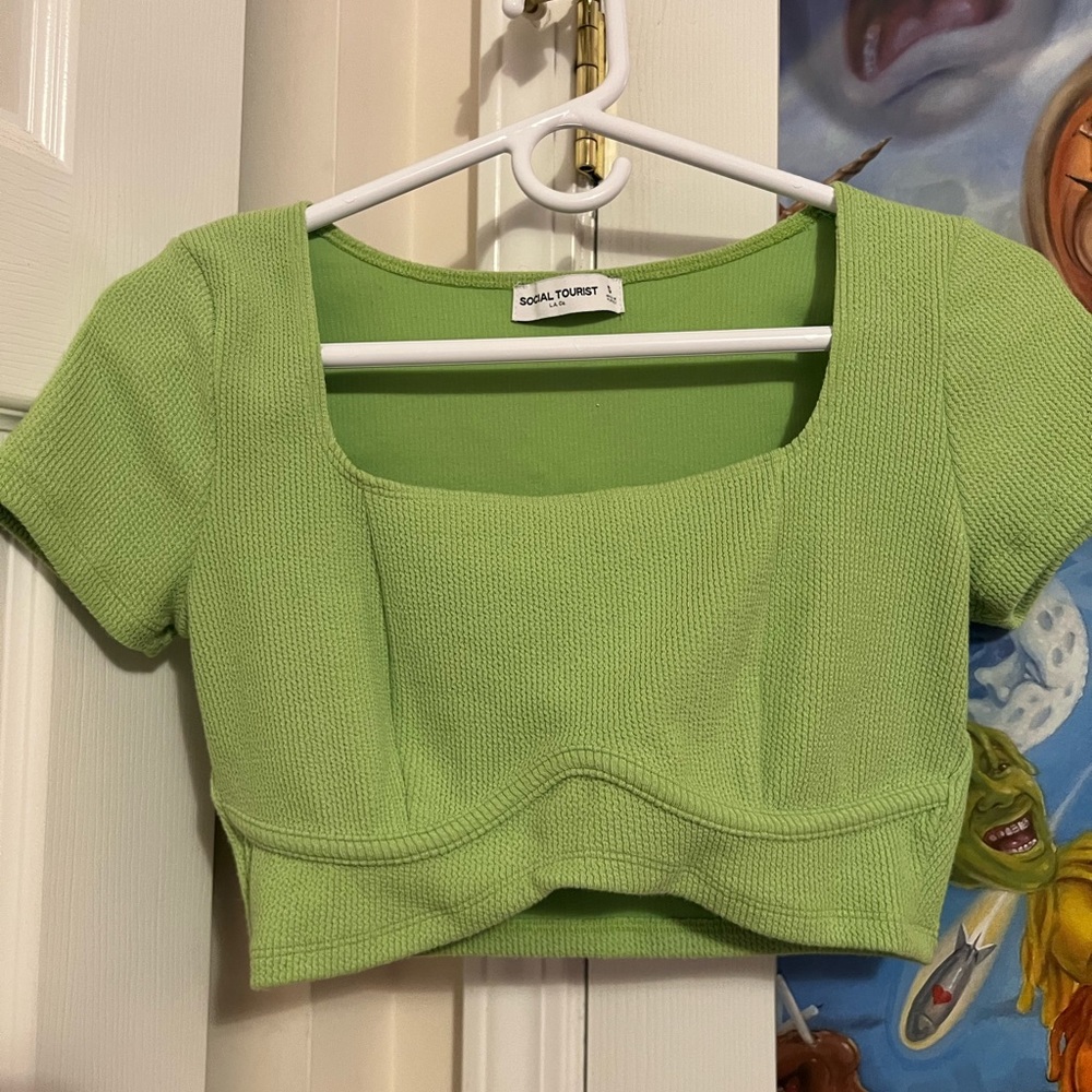 Social tourist Crop top